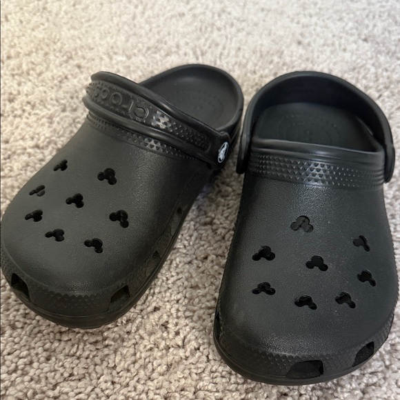 CROCS Kids Black Sandals - Picture 1 of 3